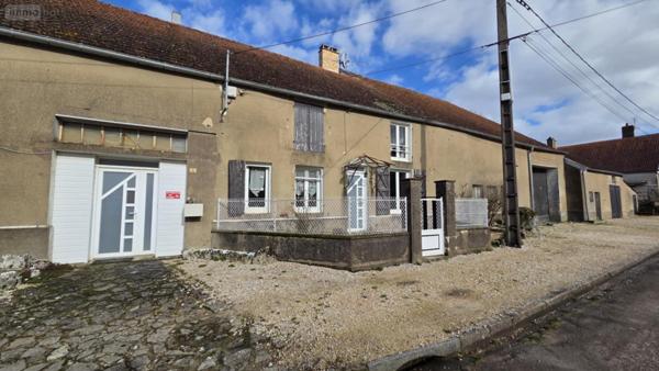 Corps de ferme à vendre à Pressigny en Haute-Marne (52500), ref :