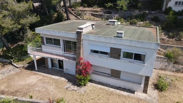EXCLUSIVITE CARQUEIRANNE Maison 6 pièces avec vue mer sur parcelle de 2035m2