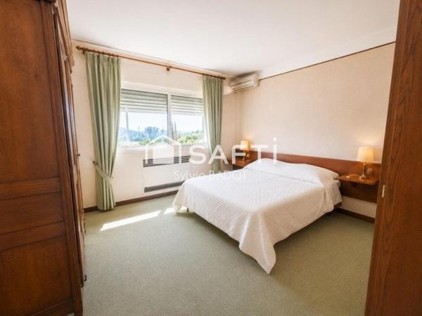 EXCLUSIVITE CARQUEIRANNE Maison 6 pièces avec vue mer sur parcelle de 2035m2