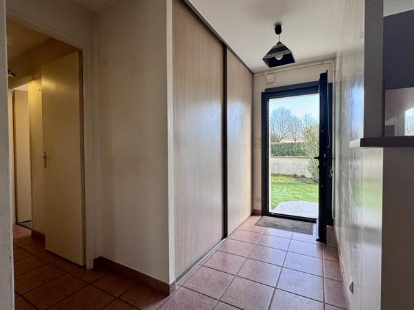 La Roche-sur-Yon (85000) Pavillon de 2001 offrant 131 m2 hab + 70 m2 de surface utile sur 724 m2 de terrain