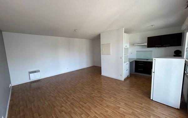 Appartement à louer    3 pièces •  Séné