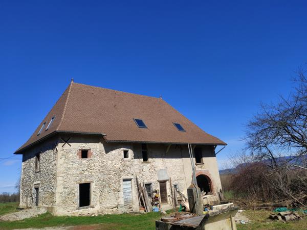 Immobilier Saint-Jean-d’Avelanne (38480) – Immeuble 390m2 – 230 000 €