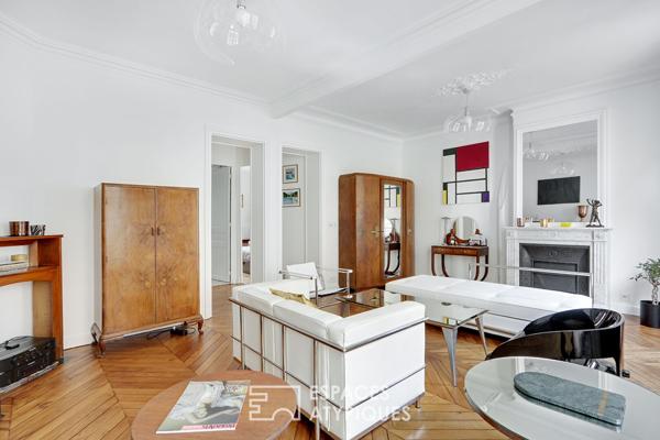 Charme Parisien et balcon avec vue sur la Tour Eiffel