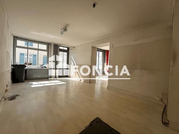 Location Local commercial 3 pièces 75 m² - 22 GRANDE RUE Croissy Sur Seine 78290