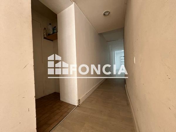 Location Local commercial 3 pièces 75 m² - 22 GRANDE RUE Croissy Sur Seine 78290