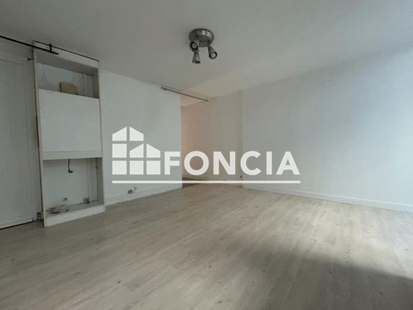 Location Local commercial 3 pièces 75 m² - 22 GRANDE RUE Croissy Sur Seine 78290