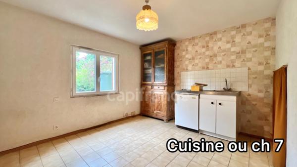 Maison familiale à rénover avec 7 chambres