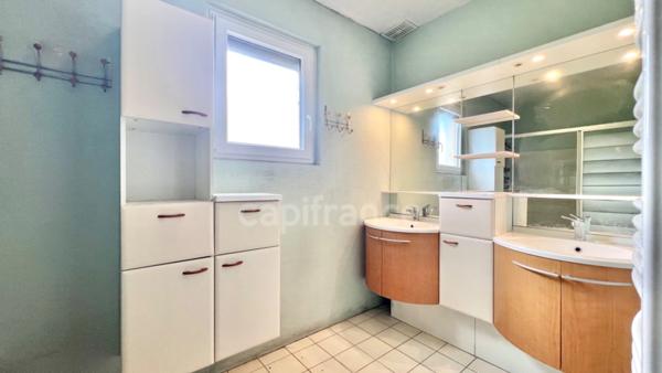 Maison familiale à rénover avec 7 chambres