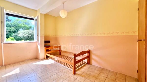 Maison familiale à rénover avec 7 chambres