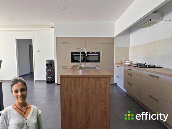 Maison
         4 pièces
        - 100 m² Exclusivité 389 000 € *