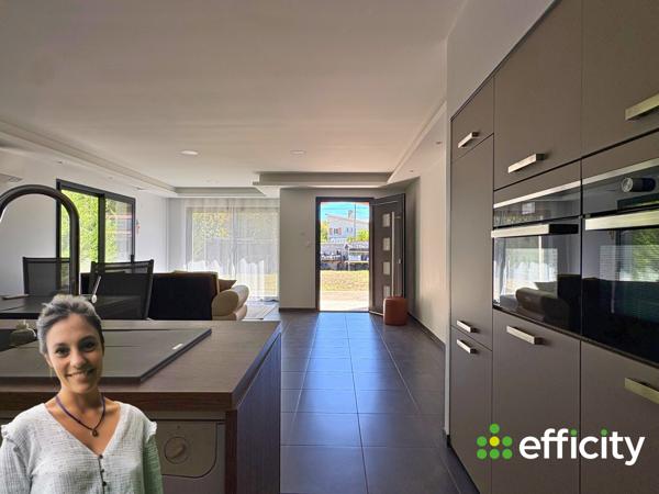Maison
         4 pièces
        - 100 m² Exclusivité 389 000 € *