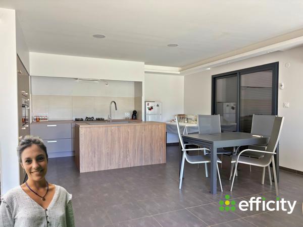 Maison
         4 pièces
        - 100 m² Exclusivité 389 000 € *