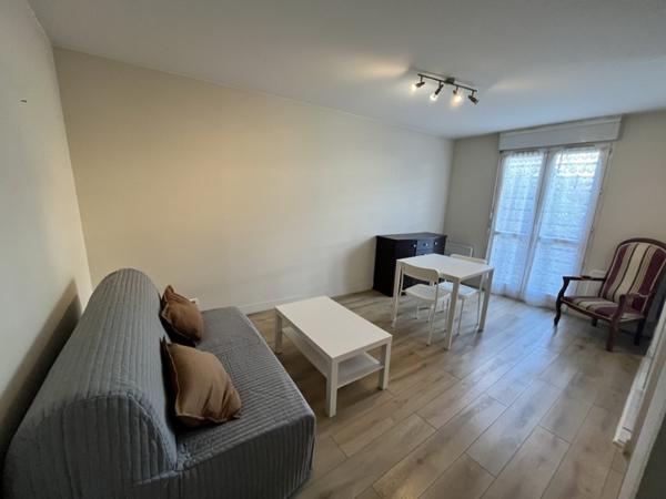 Appartement à louer 590 € CC Tours 1 pièce 25 m² DPE C