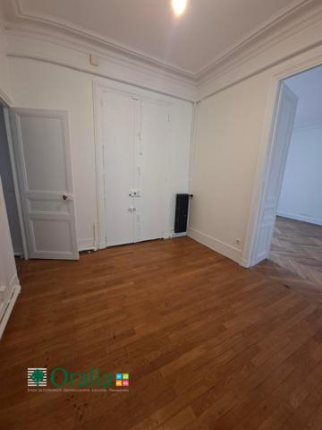 Appartement · Location Paris (75009) 6 pièces · 169m²