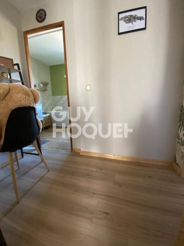 Maison de ville entièrement rénovée avec jardin arboré de plus de 900 m²