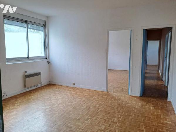 Local à usage professionnel