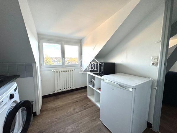 À LOUER Appartement T1 meublé 30 m2 LAVAL CENTRE