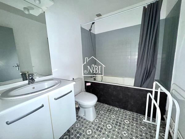 À LOUER Appartement T1 meublé 30 m2 LAVAL CENTRE