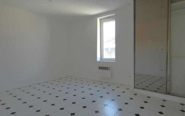 Appartement à vendre    2 pièces • 53,40 m2 Saint-Genis-Laval