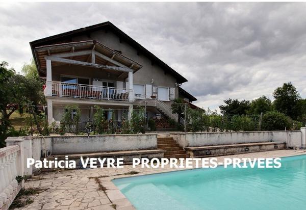 Maison de 277 m² sur terrain de 3116 m² avec piscine