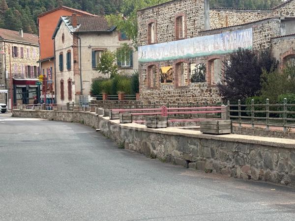 MAISON AVEC TERRAIN DE 880 M2 - SAIL SOUS COUZAN