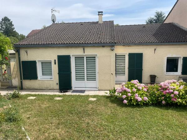 Vente                                                      Maison
                        
                     5 pièces                      112 m2                     à Persan