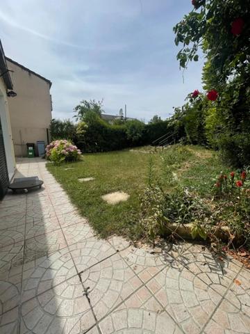 Vente                                                      Maison
                        
                     5 pièces                      112 m2                     à Persan