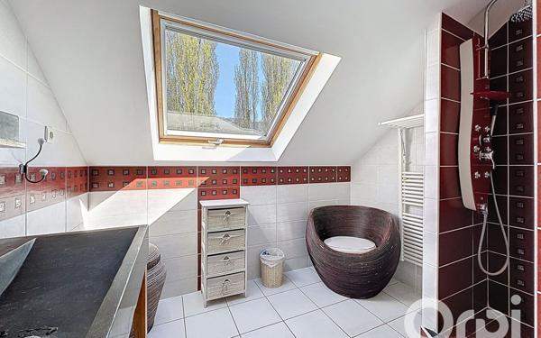 Maison à vendre    7 pièces • 183 m2 Fillinges