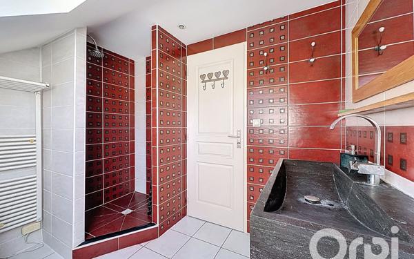 Maison à vendre    7 pièces • 183 m2 Fillinges