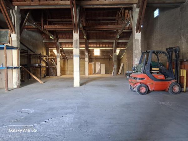 Entrepôt de 870 m2