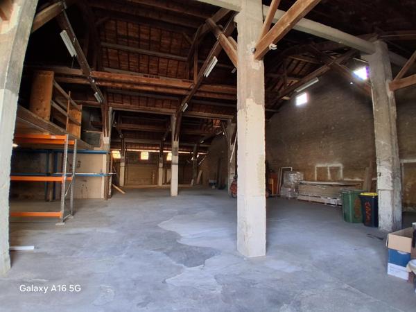 Entrepôt de 870 m2