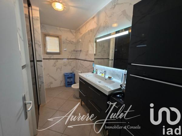 Maison traditionnelle 3 pièces de 84 m² à Morestel (38510)