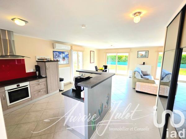 Maison traditionnelle 3 pièces de 84 m² à Morestel (38510)