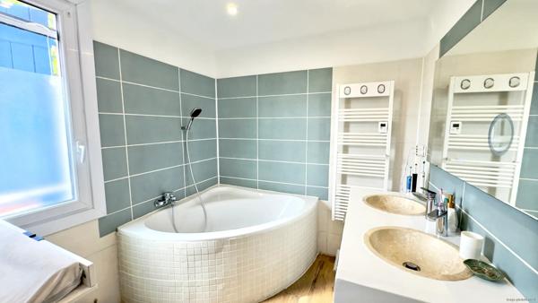 Sénas, Rare à la vente, Maison 4 chambres avec garage, terrain 532m2.