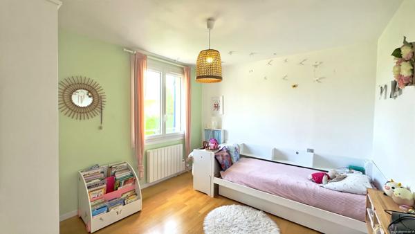 Sénas, Rare à la vente, Maison 4 chambres avec garage, terrain 532m2.