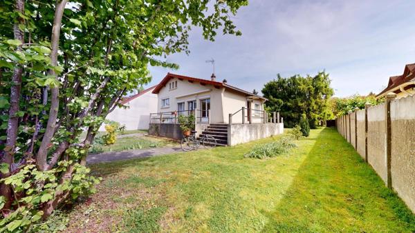 Vente                                                      Terrain
                        
                                         946 m2                     à Pontault-Combault