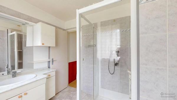 Vente                                                      Terrain
                        
                                         946 m2                     à Pontault-Combault