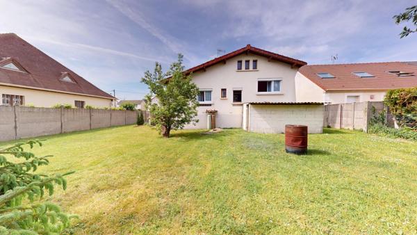 Vente                                                      Terrain
                        
                                         946 m2                     à Pontault-Combault