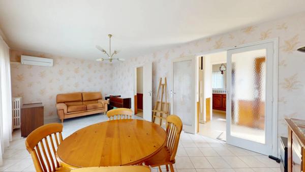 Vente                                                      Terrain
                        
                                         946 m2                     à Pontault-Combault