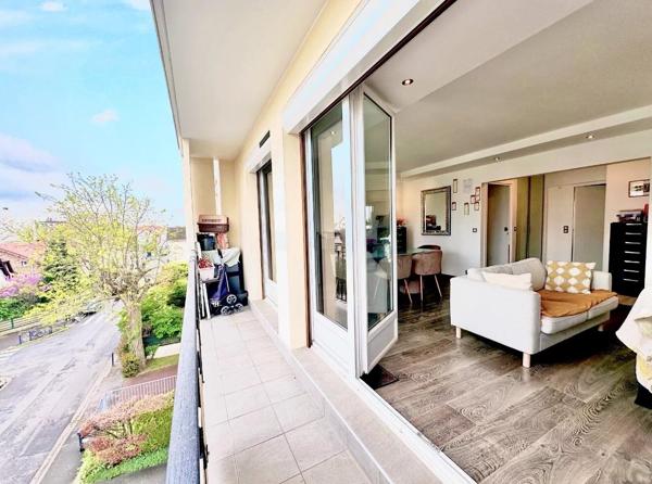 Vente                                                      Appartement
                        
                     4 pièces                      91 m2                     à Saint-Maur-des-Fossés