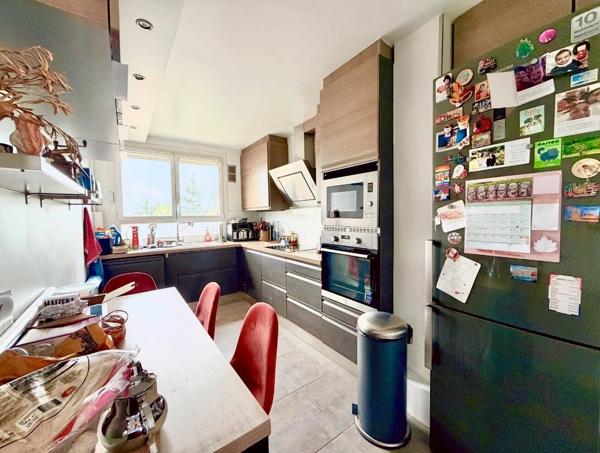 Vente                                                      Appartement
                        
                     4 pièces                      91 m2                     à Saint-Maur-des-Fossés