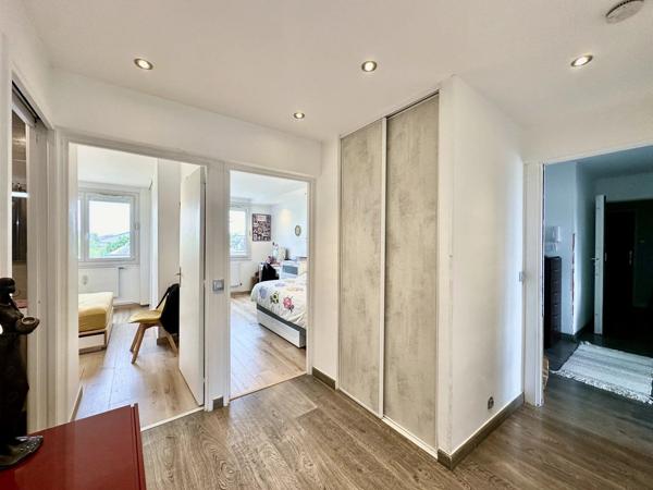 Vente                                                      Appartement
                        
                     4 pièces                      91 m2                     à Saint-Maur-des-Fossés