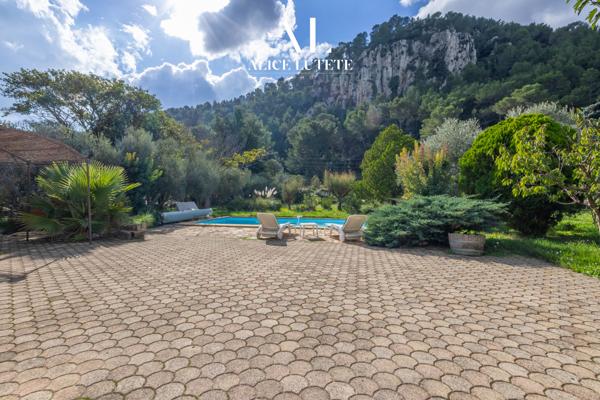 Gémenos (13420) PHENICIA - Maison de 176 m² avec piscine sur 5 485 m² de terain