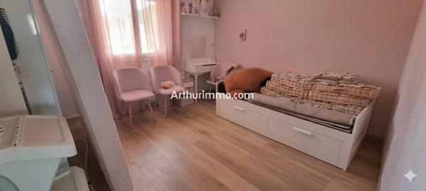 Vente                                                      Maison
                        
                     6 pièces                      146 m2                     à Sucy-en-Brie