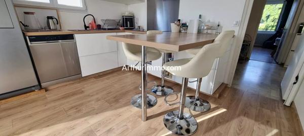 Vente                                                      Maison
                        
                     6 pièces                      146 m2                     à Sucy-en-Brie