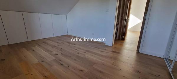 Vente                                                      Maison
                        
                     6 pièces                      146 m2                     à Sucy-en-Brie