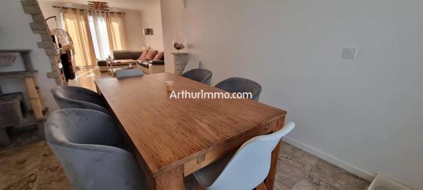 Vente                                                      Maison
                        
                     6 pièces                      146 m2                     à Sucy-en-Brie