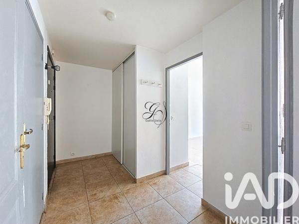 Location appartement 2 pièces 57 m² Hyères