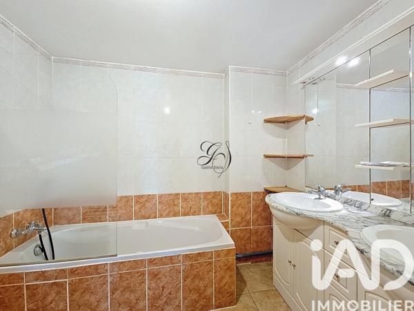 Location appartement 2 pièces 57 m² Hyères