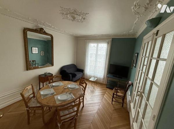 Paris 18e - Lamarck. 62m², 2 Ch. Rénové, 5e Asc, Balcon. Parquet. Chauf. Gaz. 627 500 € FAI